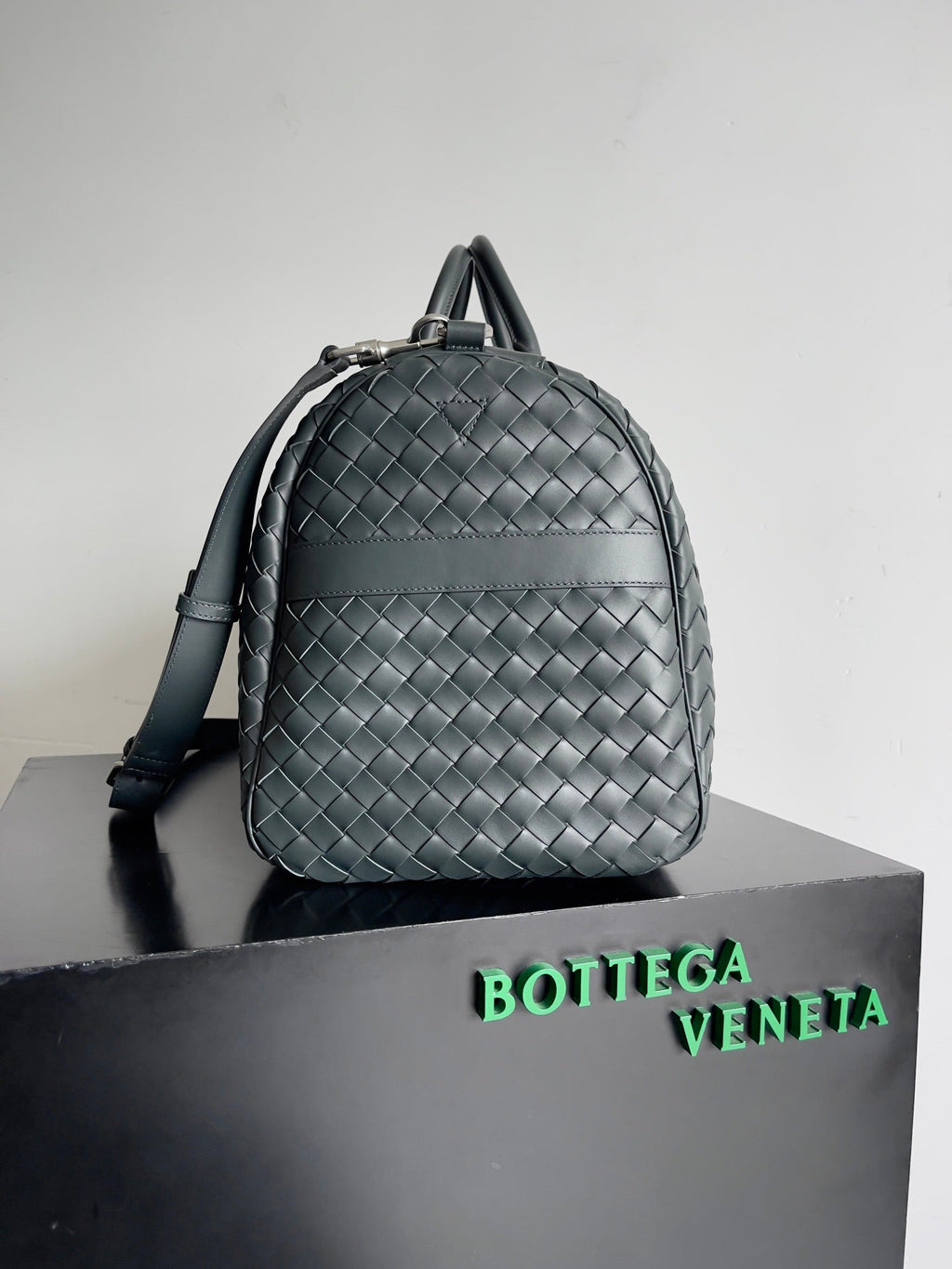 Bottega Veneta Medium Intrecciato Duffle 650066 Calfskin Green