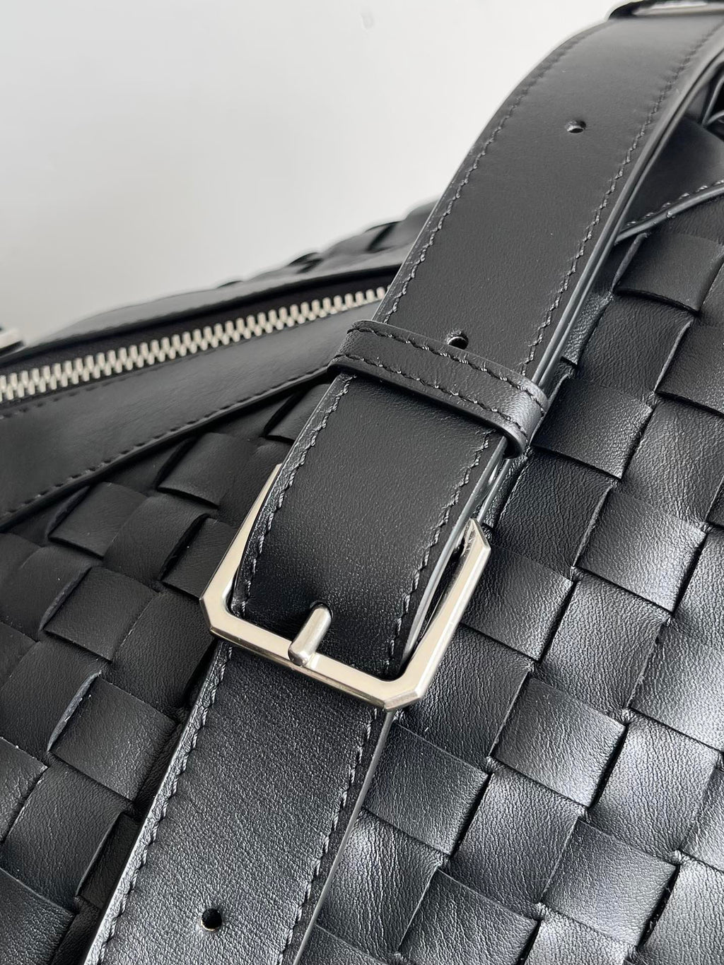 Bottega Veneta Medium Intrecciato Duffle 650066 Calfskin Black