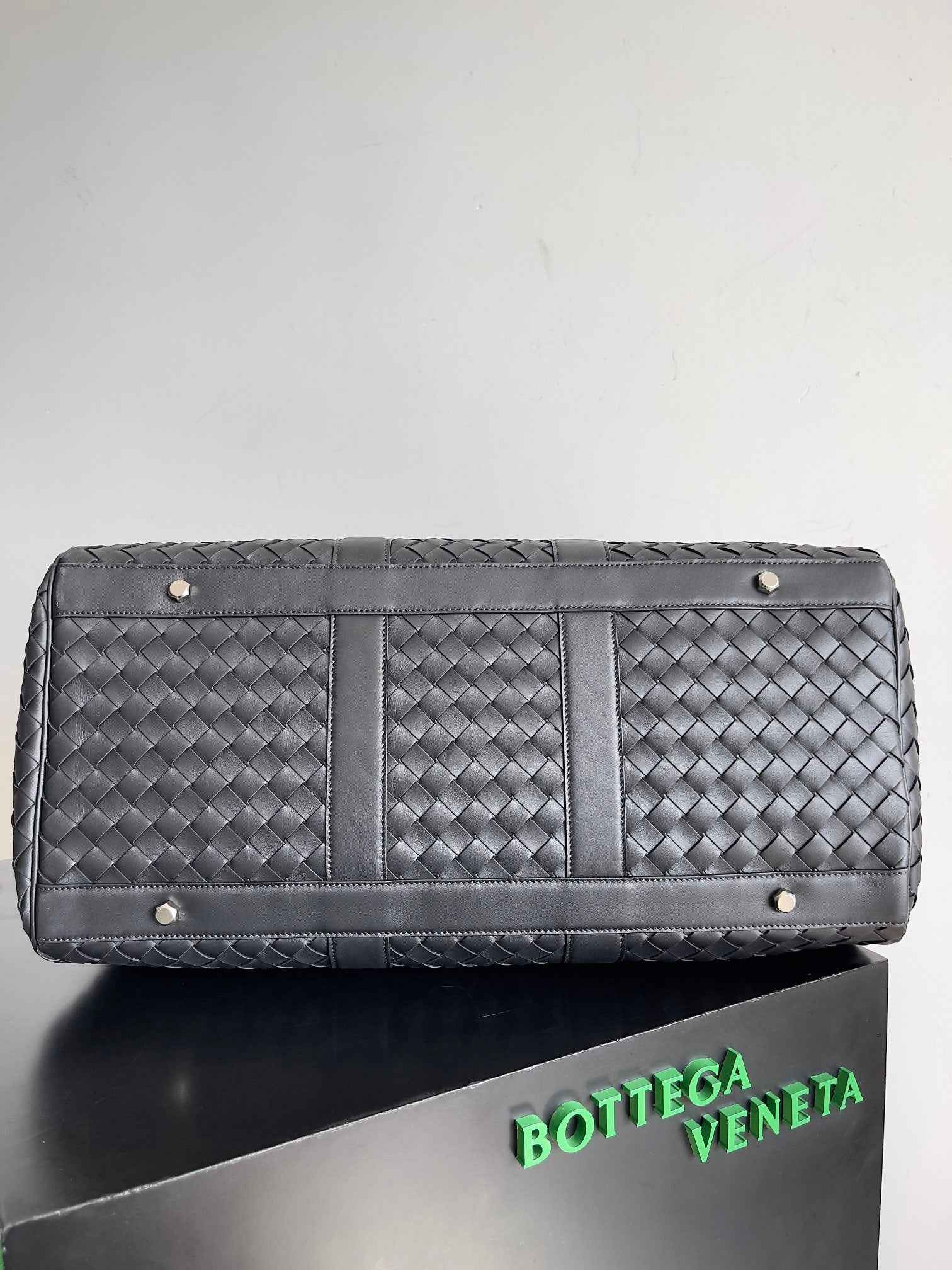 Bottega Veneta Medium Intrecciato Duffle 650066 Calfskin Black
