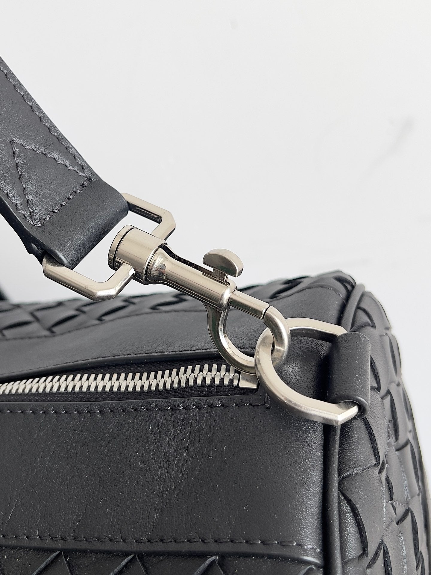 Bottega Veneta Medium Intrecciato Duffle 650066 Calfskin Black