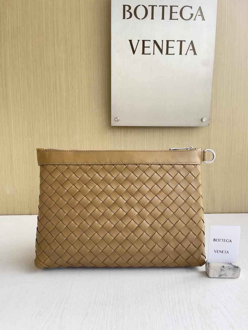 Bottega Veneta Medium Intrecciato Zipped Pouch 651852 Calfskin Tan