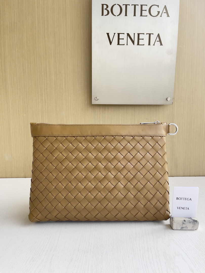 Bottega Veneta Medium Intrecciato Zipped Pouch 651852 Calfskin Tan
