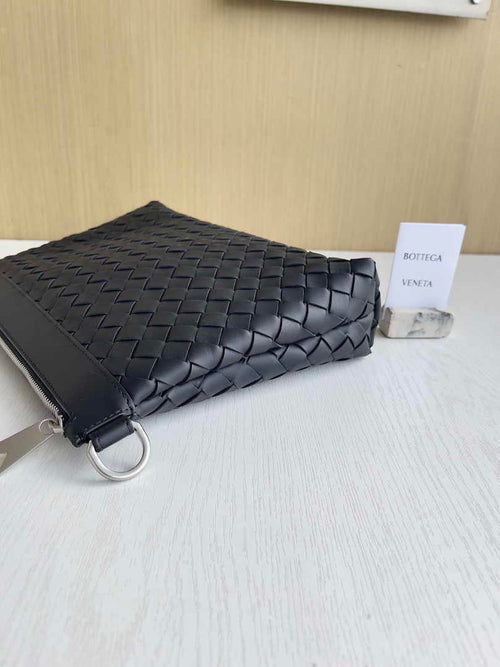 Bottega Veneta Medium Intrecciato Zipped Pouch 651852 Calfskin Black