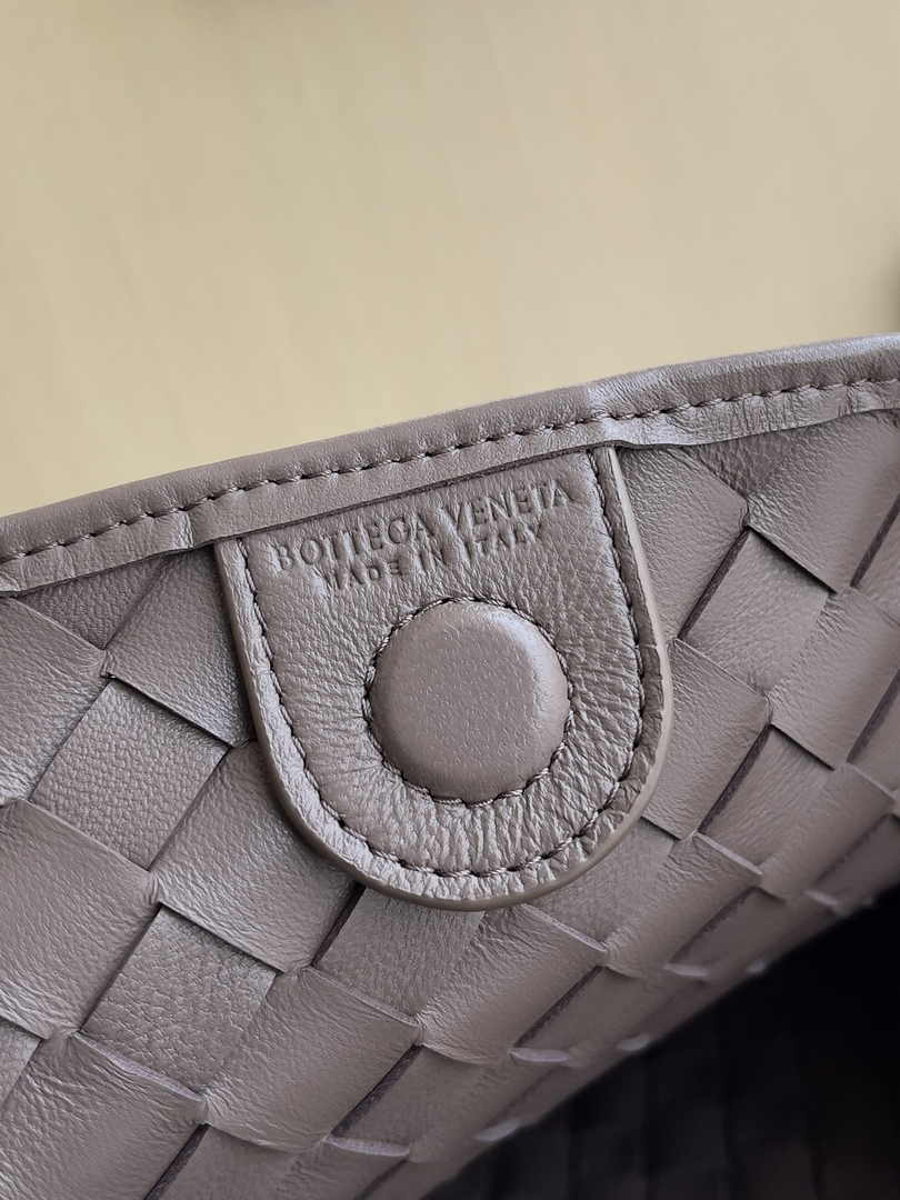 Bottega Veneta Medium Sardine 754988 Lambskin Khaki