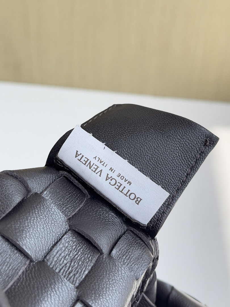 Bottega Veneta Medium Sardine 754988 Lambskin Coffee