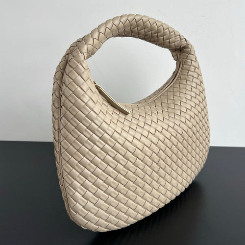 Bottega Veneta Medium Veneta Bag 856737 in Cream
