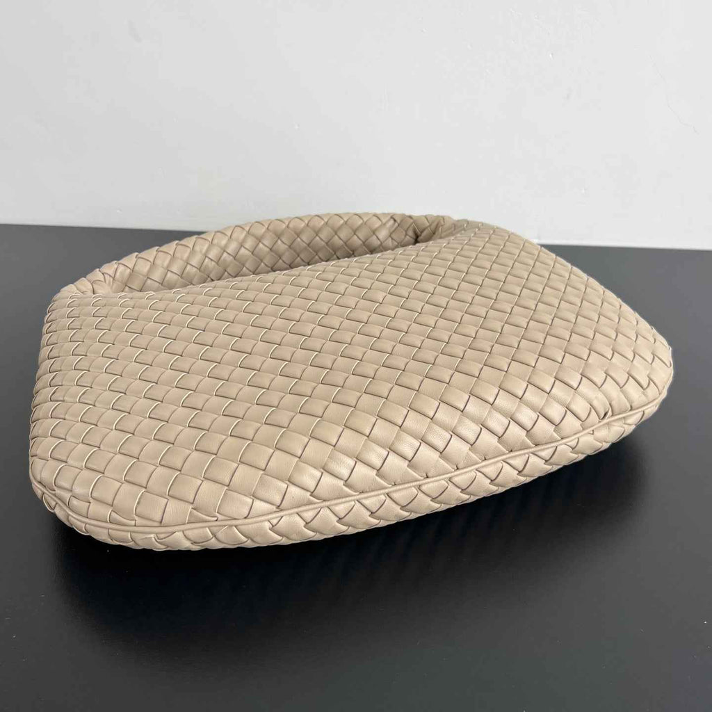 Bottega Veneta Medium Veneta Bag 856737 in Cream