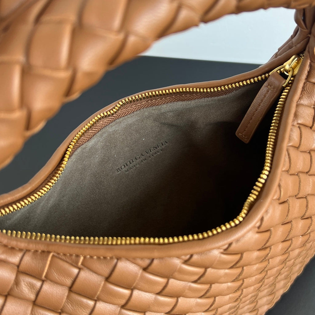 Bottega Veneta Medium Veneta Bag 856737 in Brown