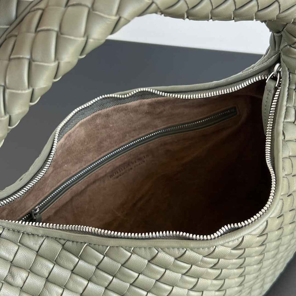 Bottega Veneta Medium Veneta Bag 856737 in Green