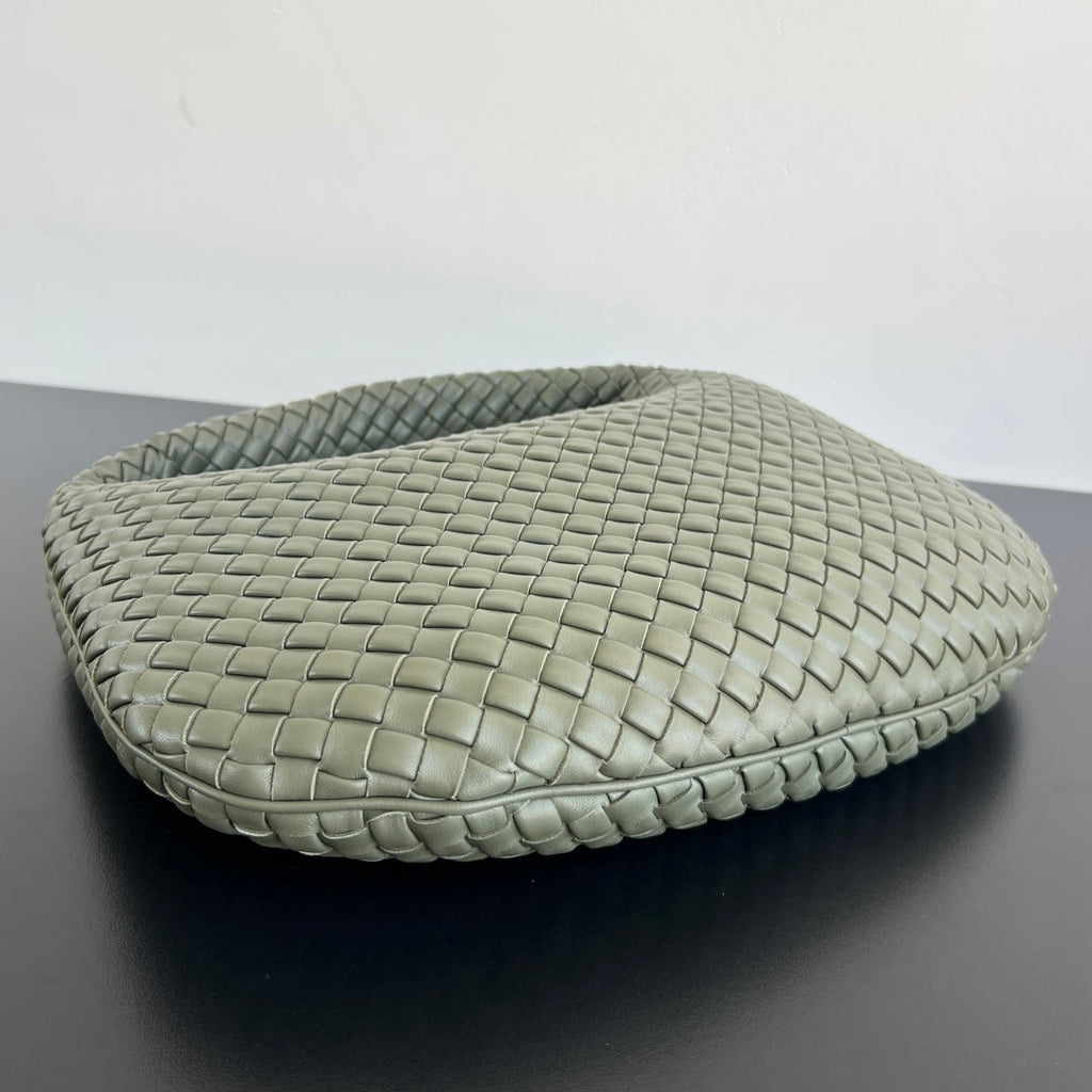 Bottega Veneta Medium Veneta Bag 856737 in Green
