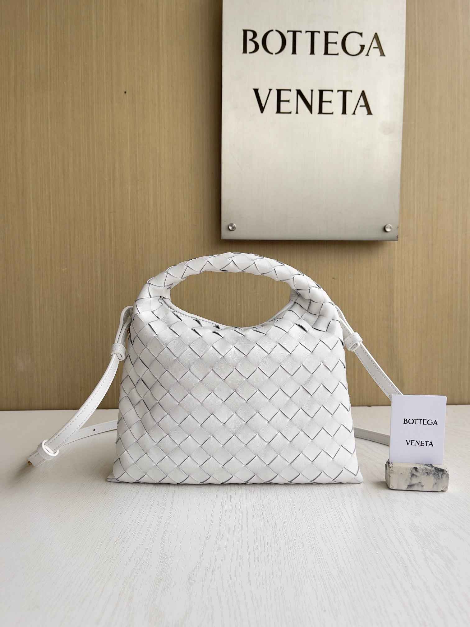 Bottega Veneta Mini Hop 777586 Calfskin White