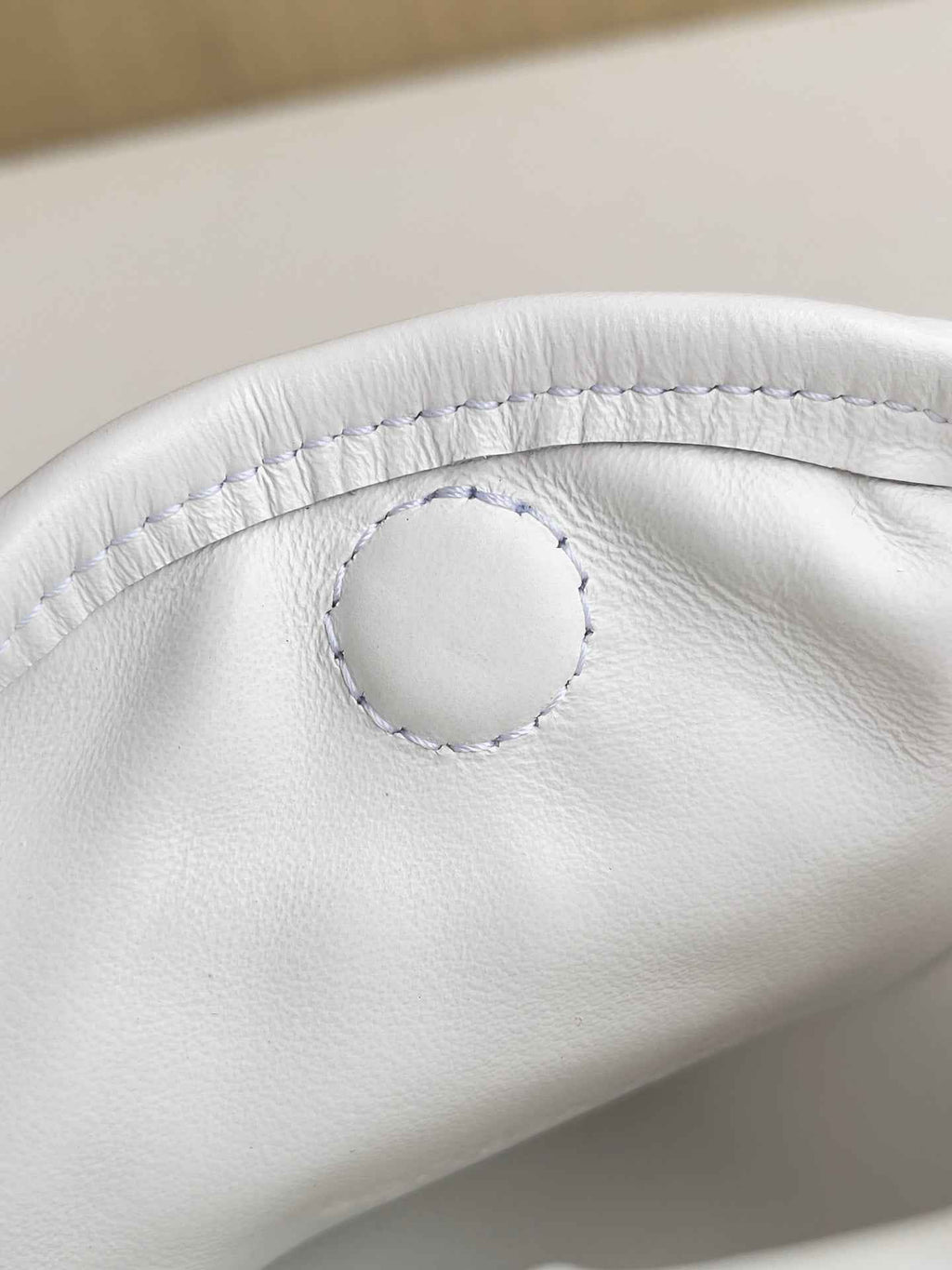 Bottega Veneta Mini Hop 777586 Calfskin White