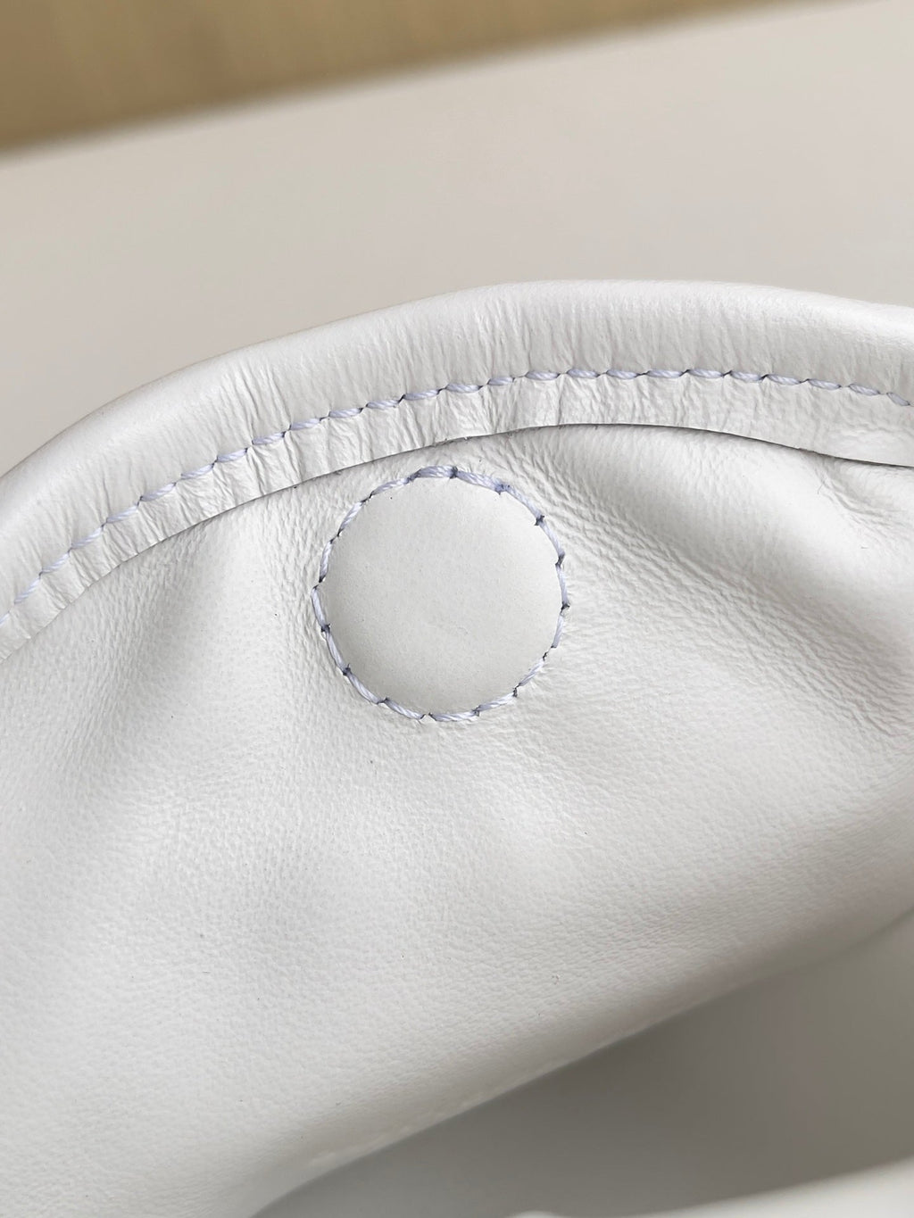 Bottega Veneta Mini Hop 777586 Calfskin White
