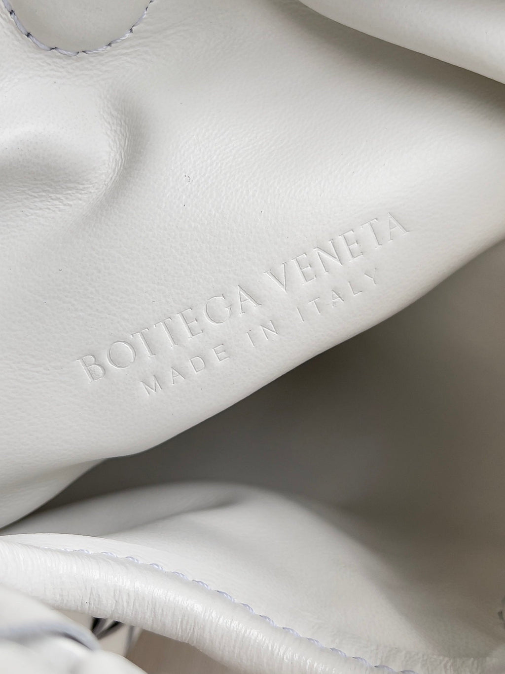 Bottega Veneta Mini Hop 777586 Calfskin White
