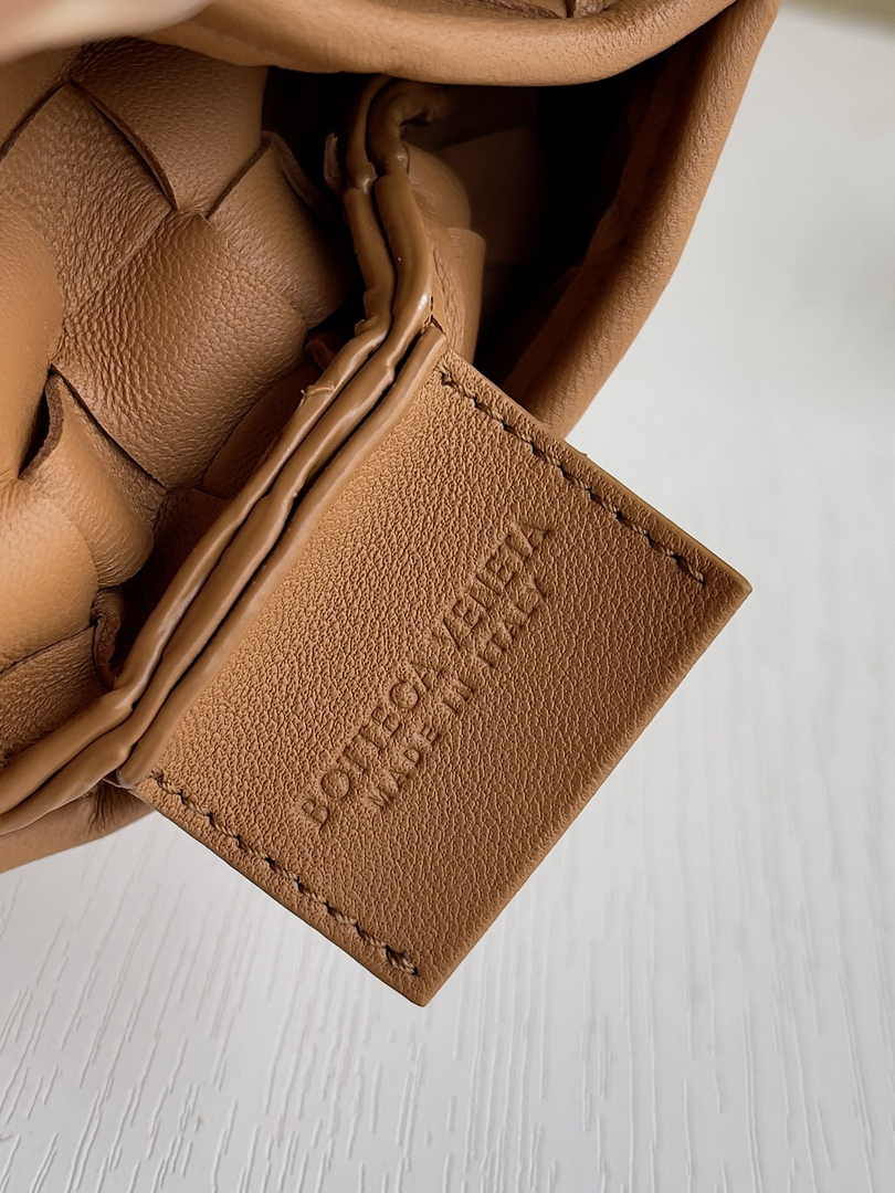 Bottega Veneta Mini Sardine 744267 Lambskin Brown