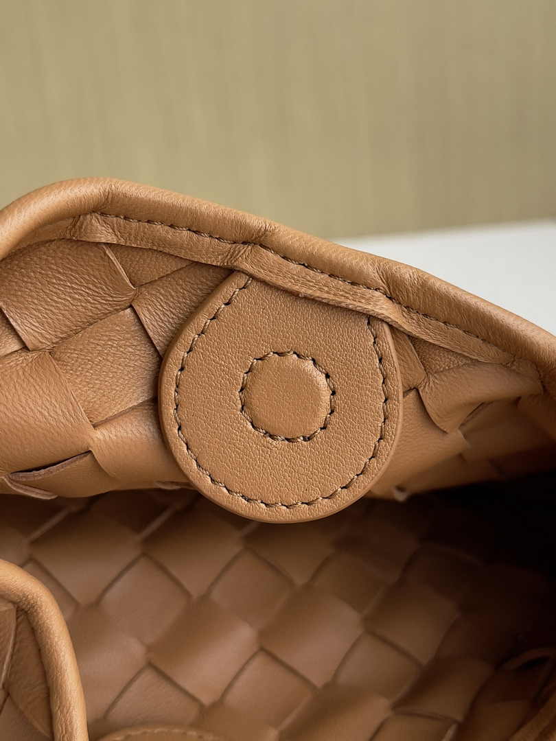 Bottega Veneta Mini Sardine 744267 Lambskin Brown