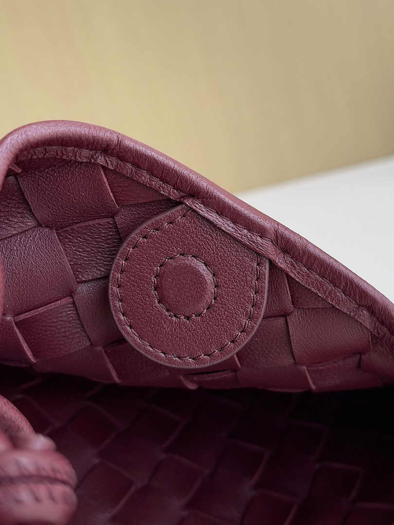 Bottega Veneta Mini Sardine 744267 Lambskin Wine Red