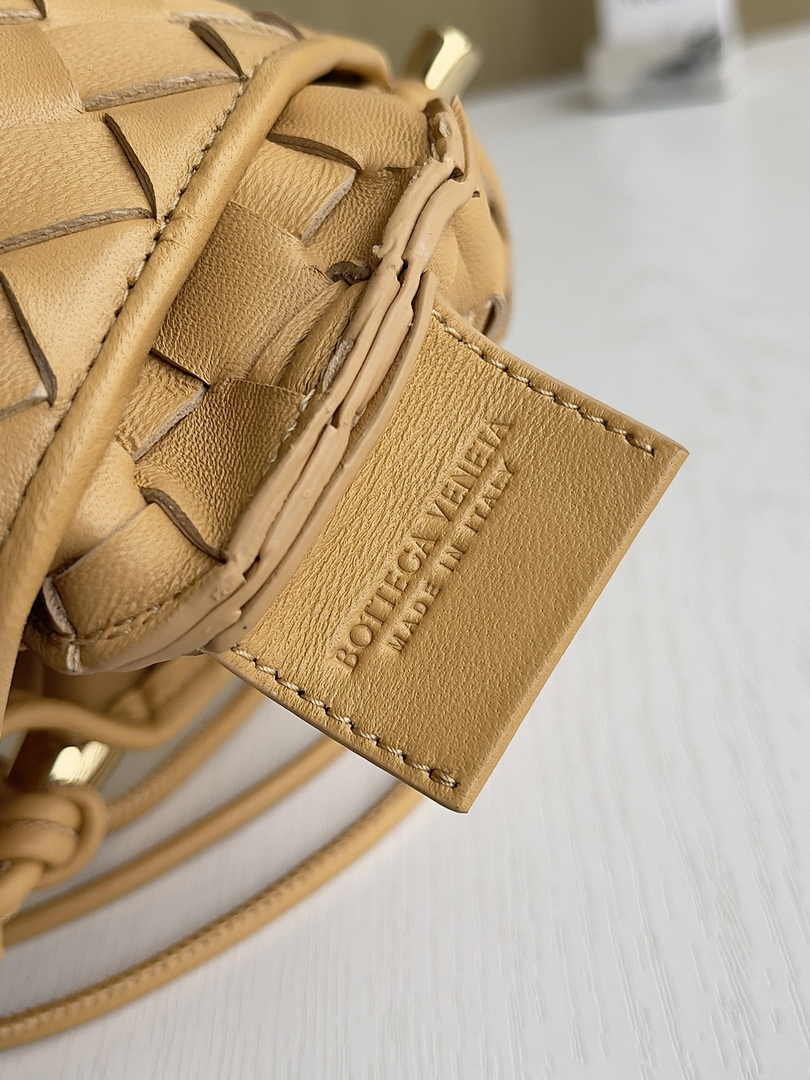 Bottega Veneta Mini Sardine 744267 Lambskin Tan