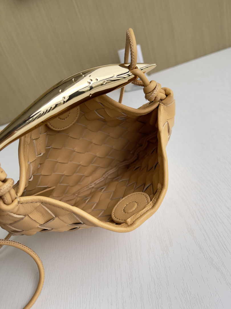 Bottega Veneta Mini Sardine 744267 Lambskin Tan