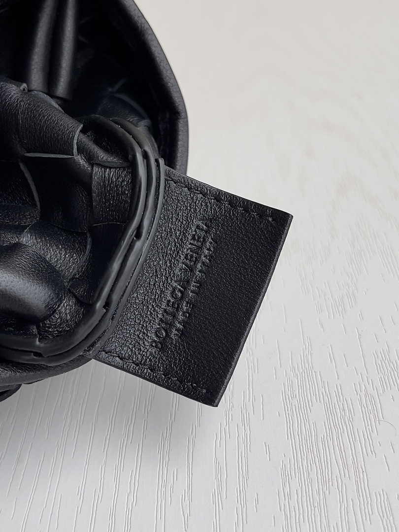 Bottega Veneta Mini Sardine 744267 Lambskin Black