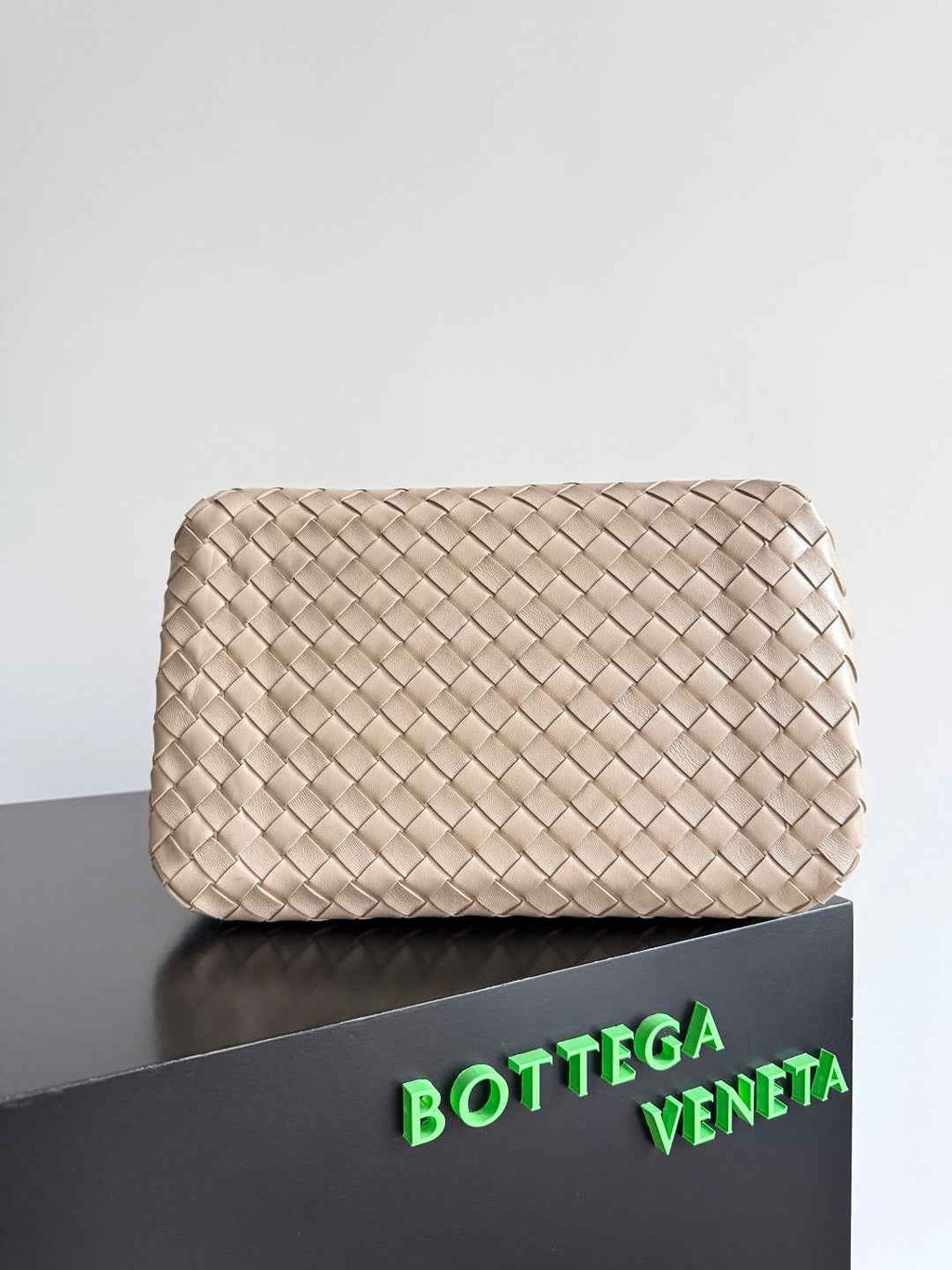 Bottega Veneta Parachute Large 796571 – Dark Beige Calfskin Leather Hobo Bag - Default Title - View 3