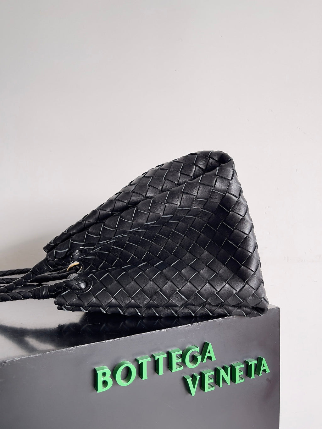 Bottega Veneta Parachute Large 796571 – Black Calfskin Leather Hobo Bag - Default Title - View 5
