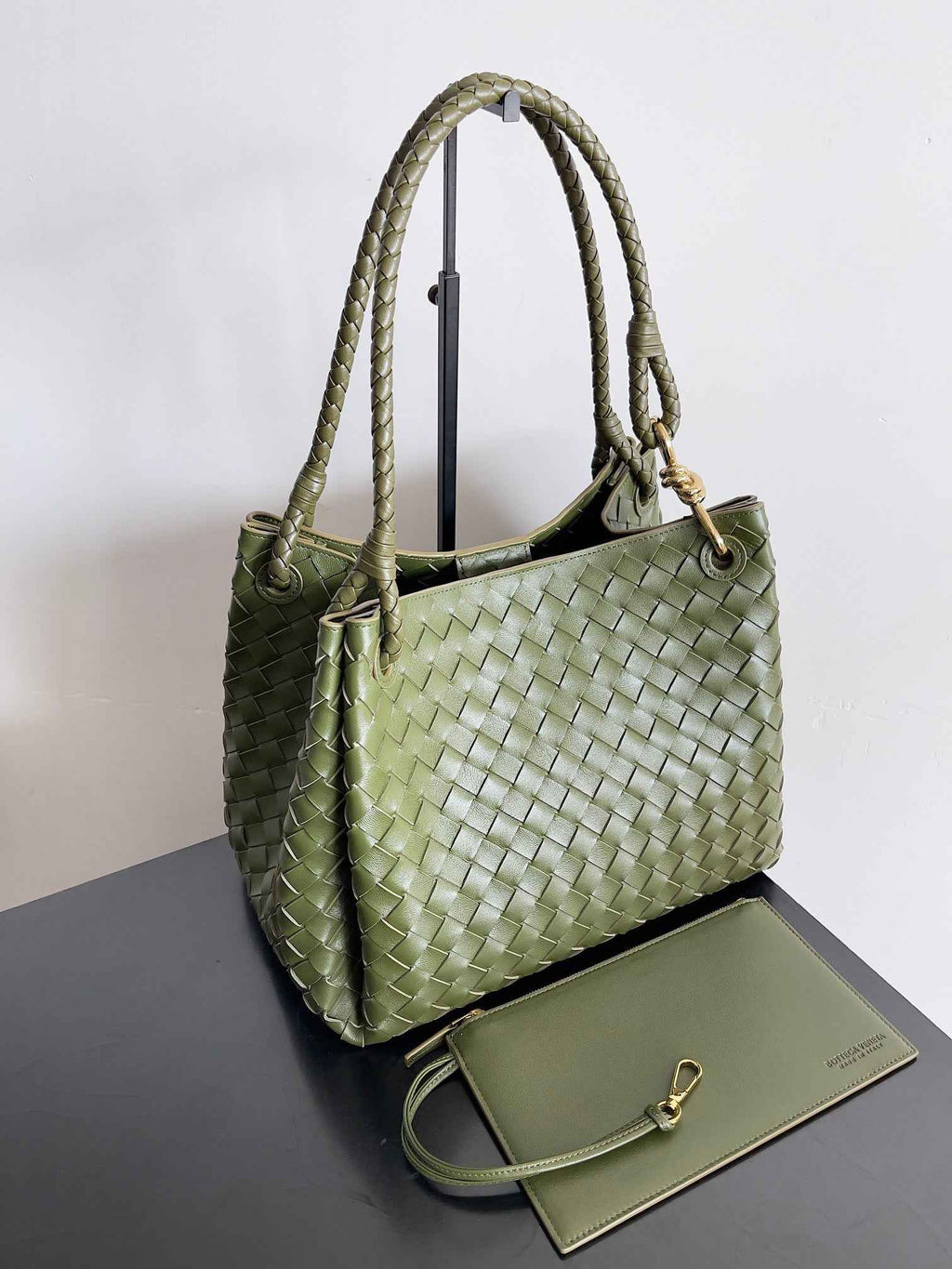 Bottega Veneta Parachute Large 796571 – Green Calfskin Leather Hobo Bag - Default Title - View 2