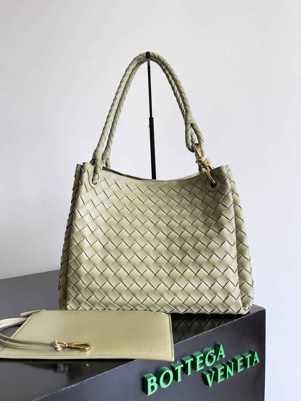 Bottega Veneta Parachute Large 796571 – Light Green Leather Hobo Bag - Default Title - View 1