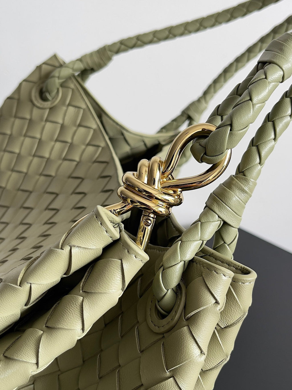 Bottega Veneta Parachute Large 796571 – Light Green Leather Hobo Bag - Default Title - View 8