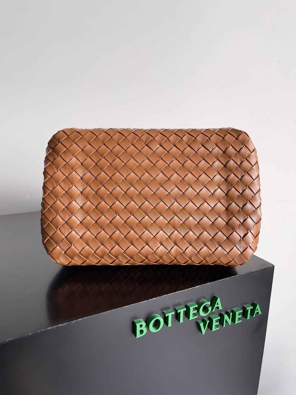 Bottega Veneta Parachute Large 796571 – Brown Leather Hobo Bag - Default Title - View 3