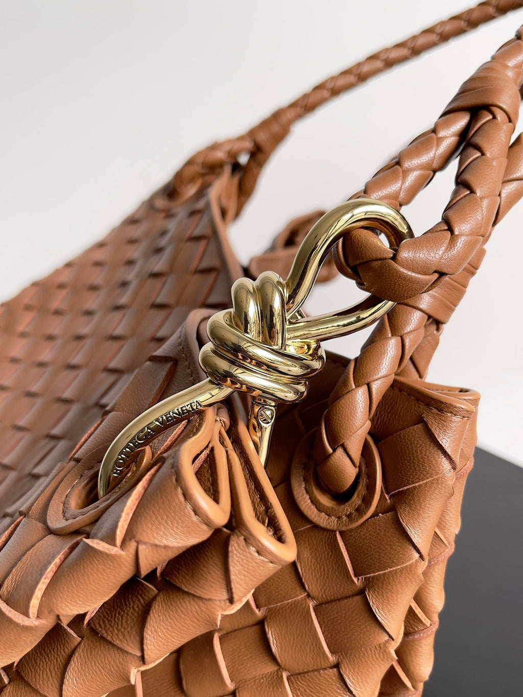 Bottega Veneta Parachute Large 796571 – Brown Leather Hobo Bag - Default Title - View 8