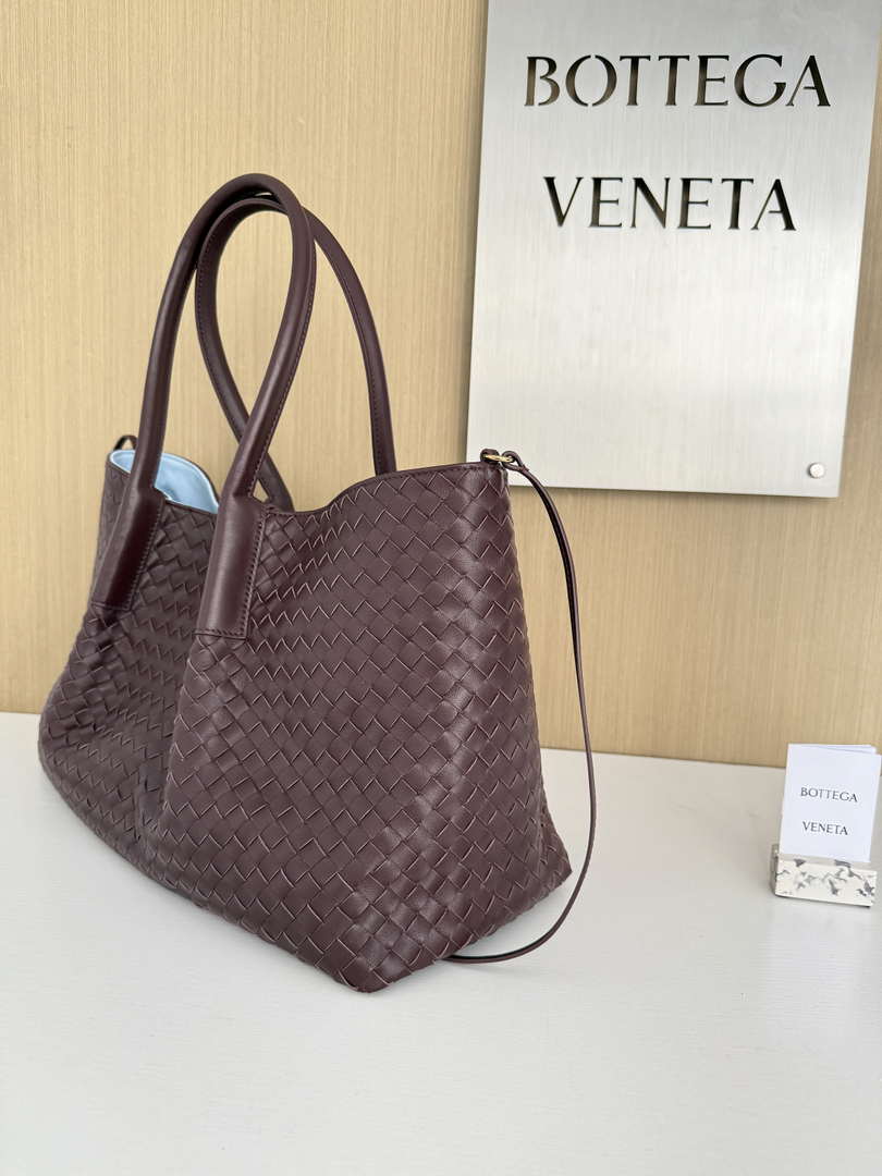 Bottega Veneta Pinacoteca Bag 817166 Brown Blue calfskin