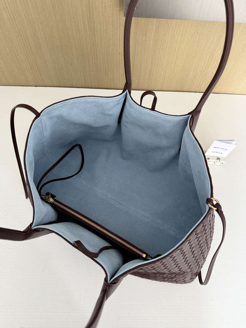 Bottega Veneta Pinacoteca Bag 817166 Brown Blue calfskin