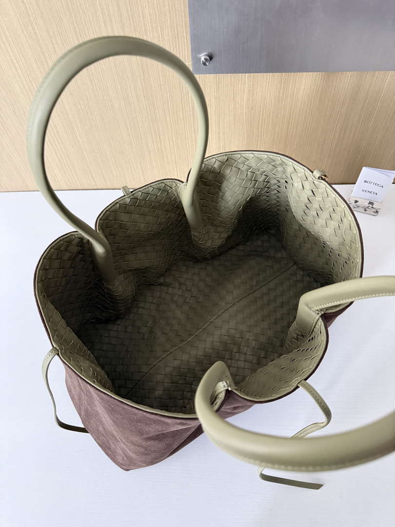 Bottega Veneta Pinacoteca Bag 817166 Green calfskin