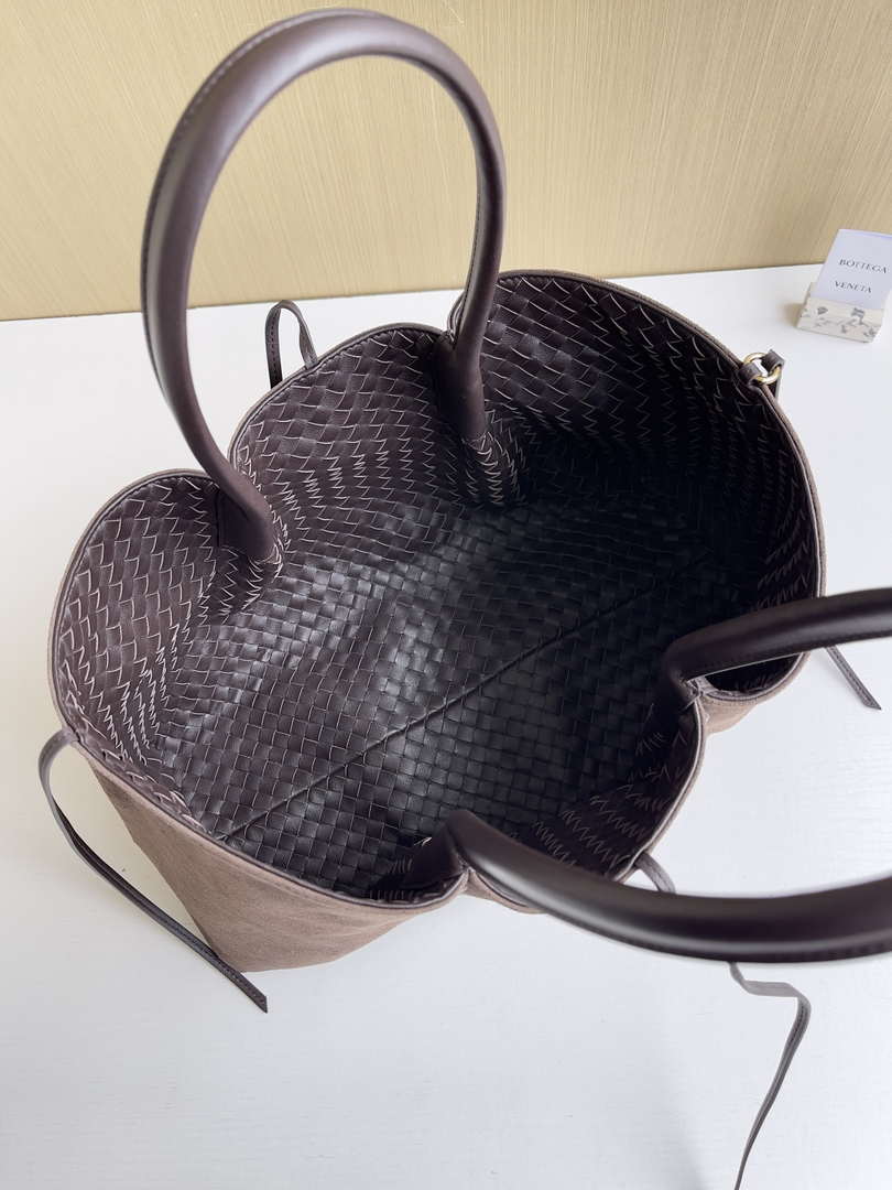 Bottega Veneta Pinacoteca Bag 817166 Coffee calfskin