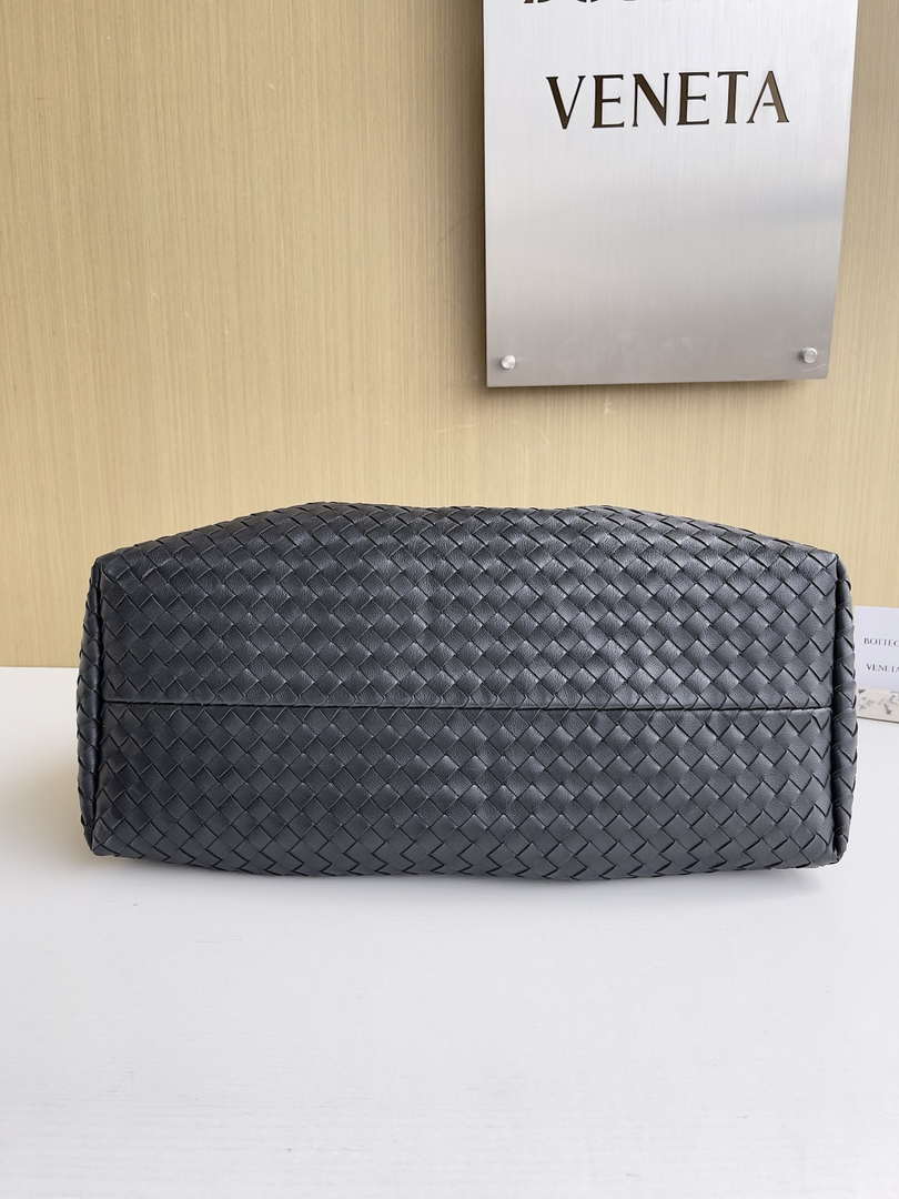 Bottega Veneta Pinacoteca Bag 817166 Black calfskin