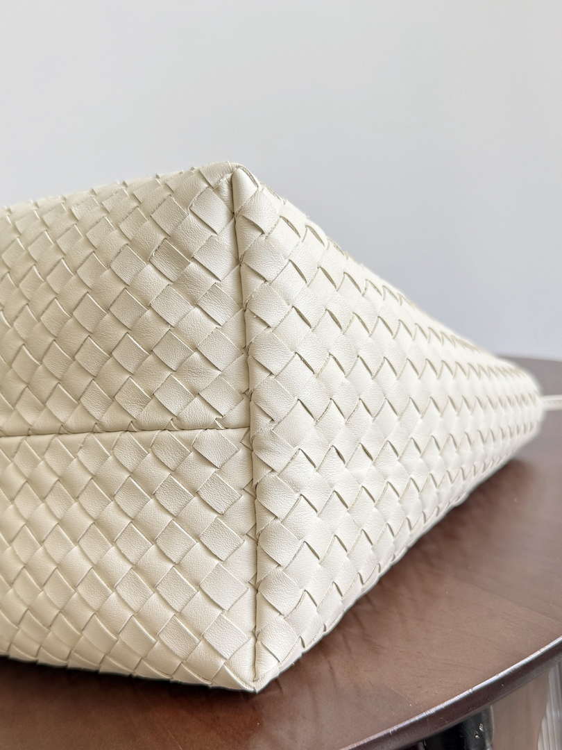 Bottega Veneta Pinacoteca Bag 817166 Beige calfskin
