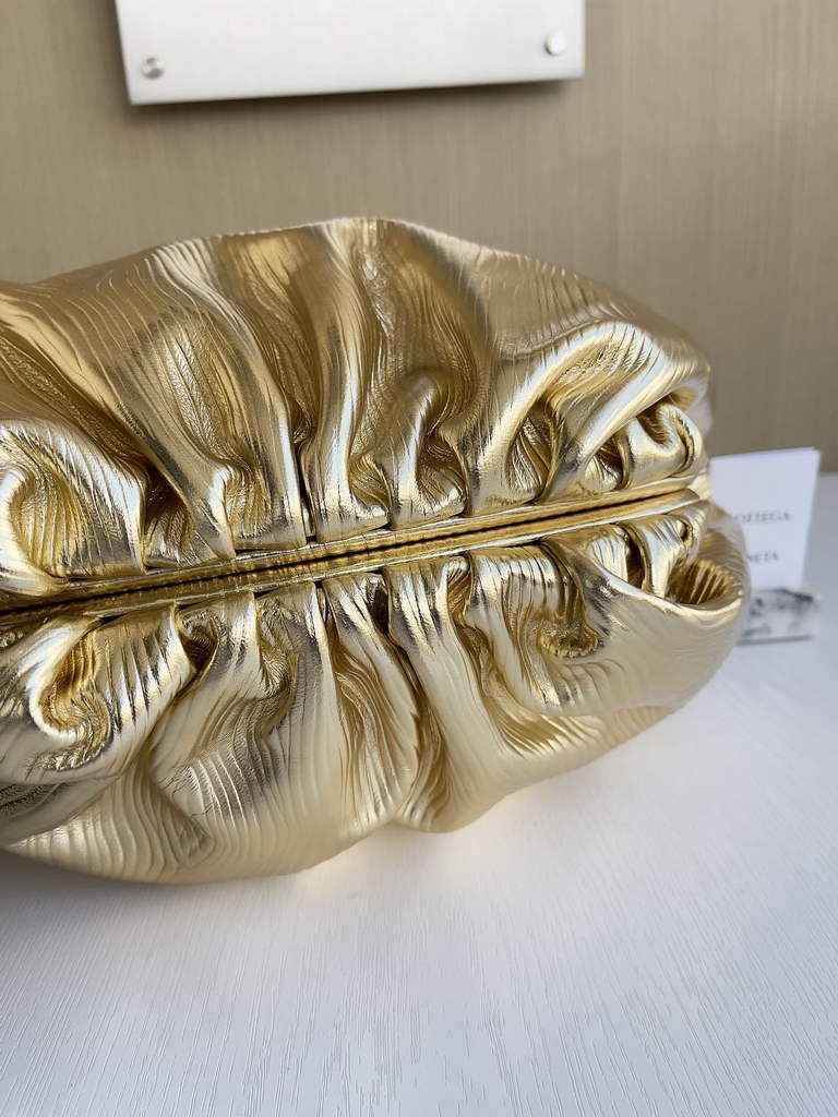 Bottega Veneta Pouch 576227 Calfskin In Gold