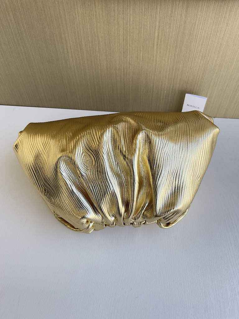 Bottega Veneta Pouch 576227 Calfskin In Gold