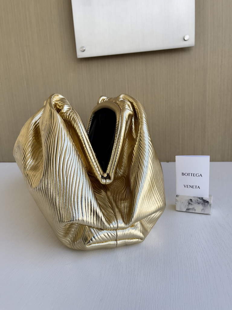 Bottega Veneta Pouch 576227 Calfskin In Gold