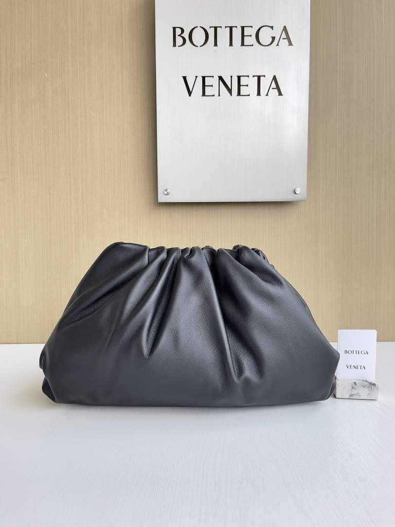 Bottega Veneta Pouch 576227 Calfskin In Black