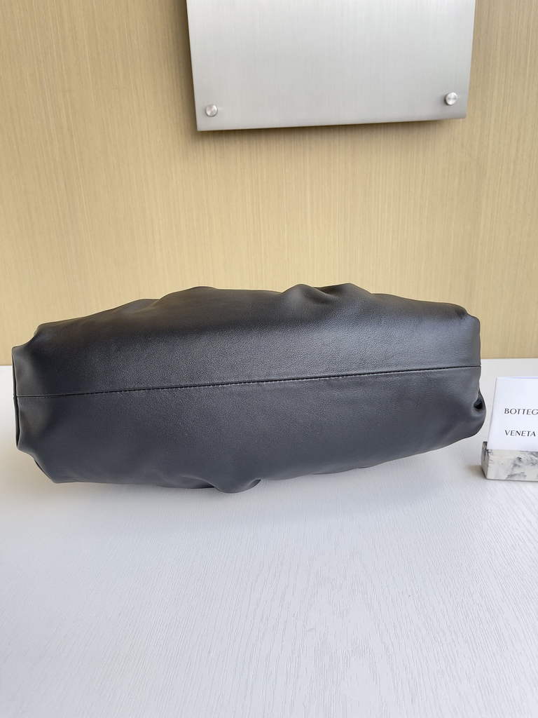 Bottega Veneta Pouch 576227 Calfskin In Black