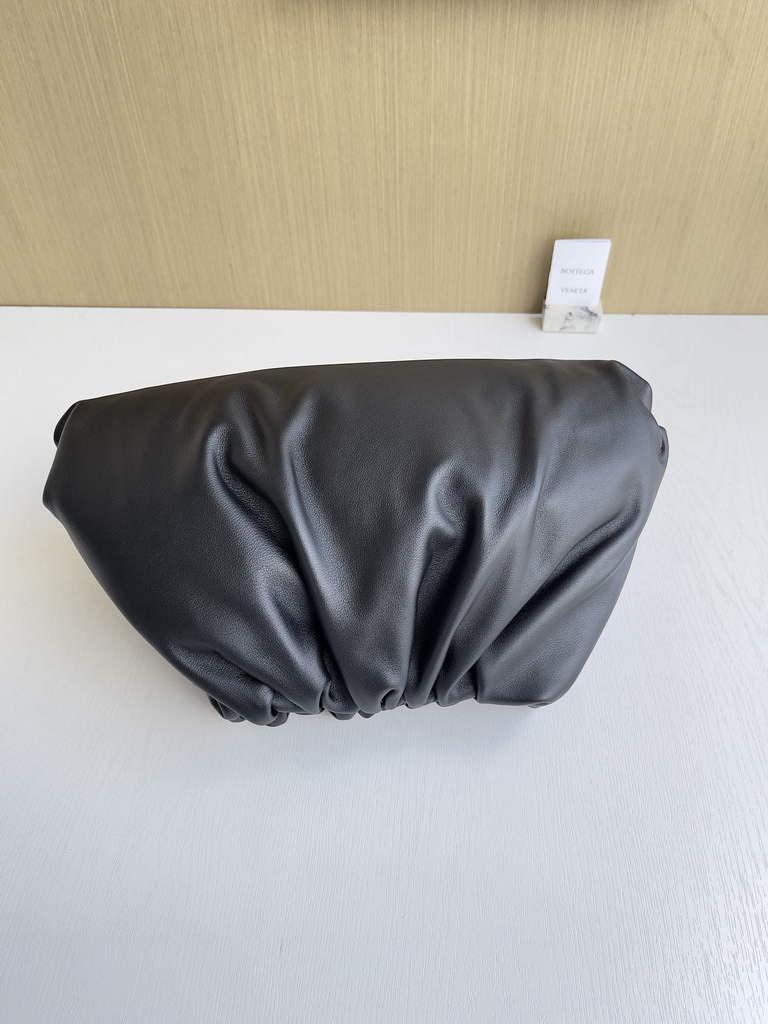 Bottega Veneta Pouch 576227 Calfskin In Black