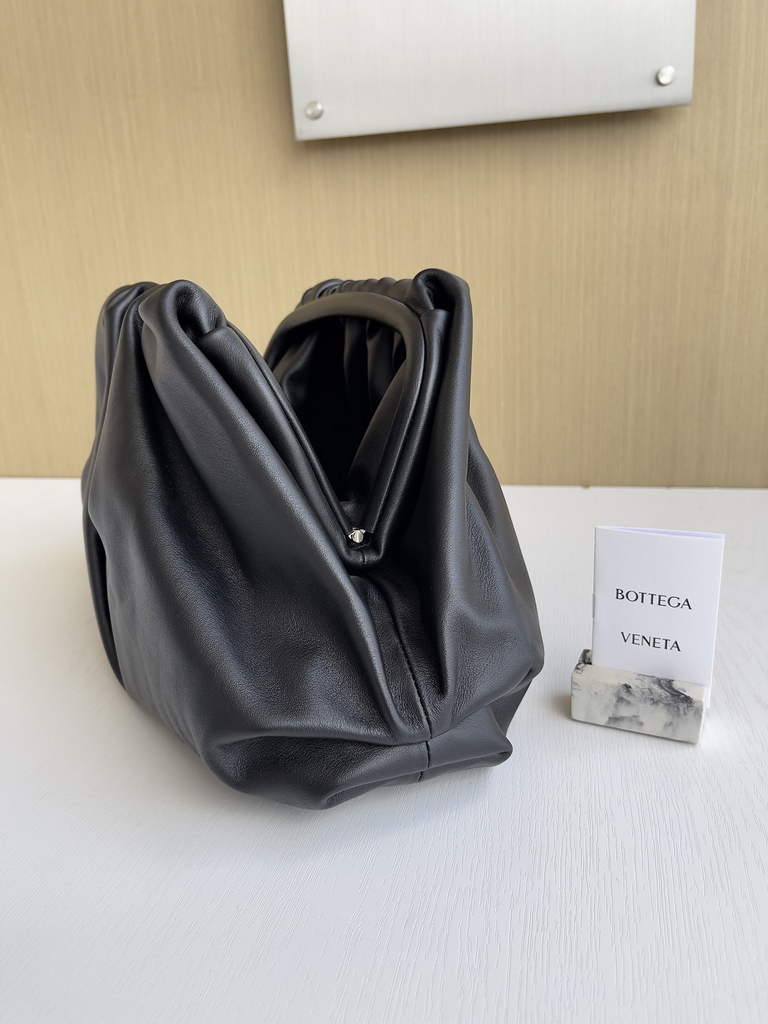 Bottega Veneta Pouch 576227 Calfskin In Black