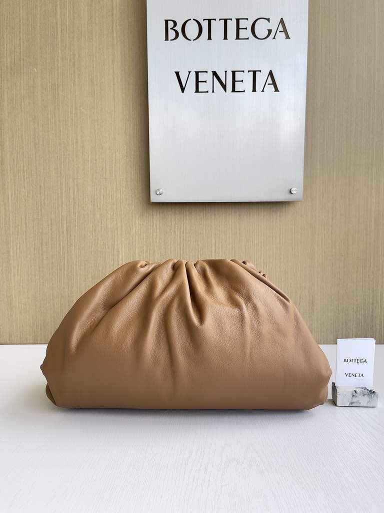 Bottega Veneta Pouch 576227 Calfskin In Camel