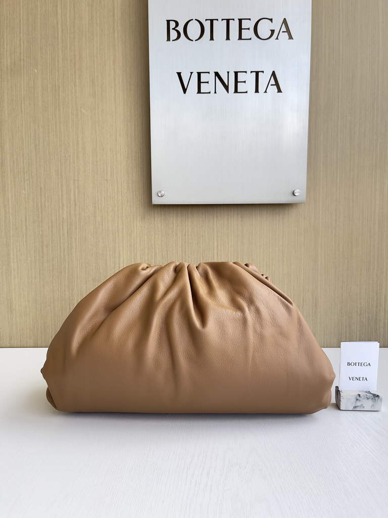 Bottega Veneta Pouch 576227 Calfskin In Camel