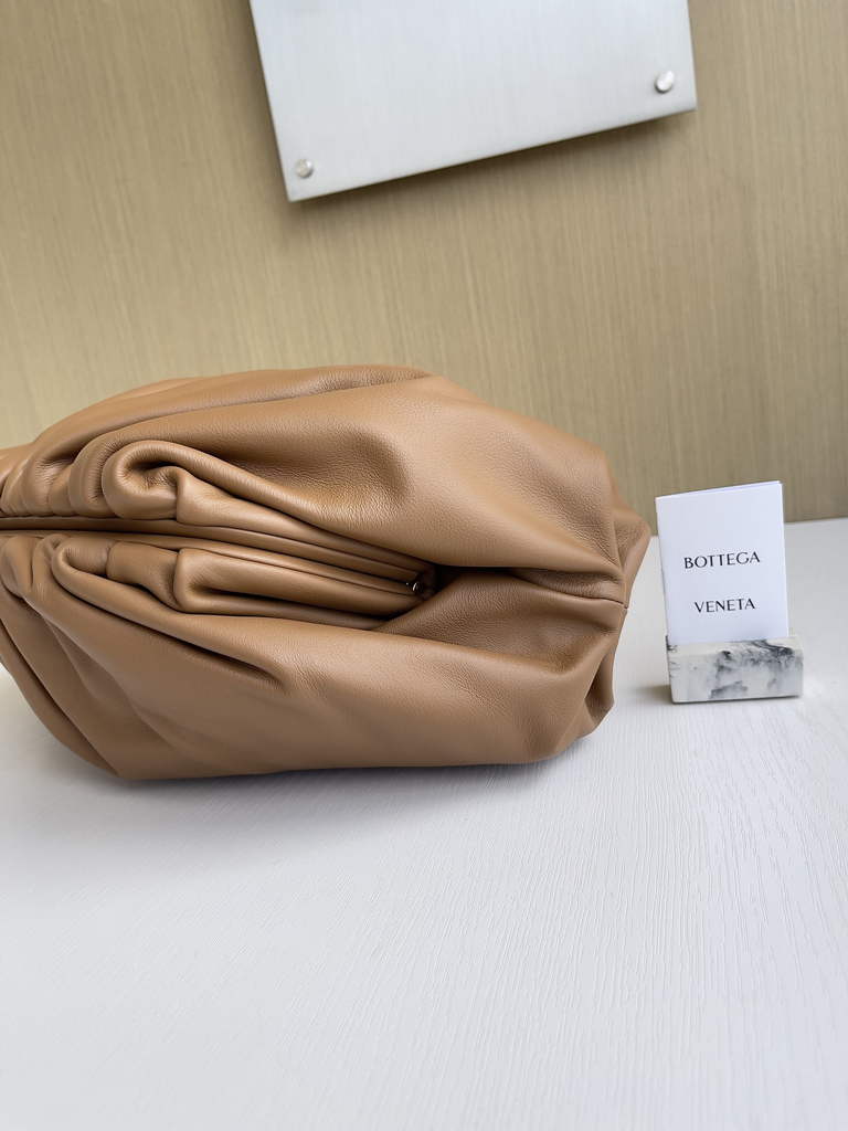 Bottega Veneta Pouch 576227 Calfskin In Camel