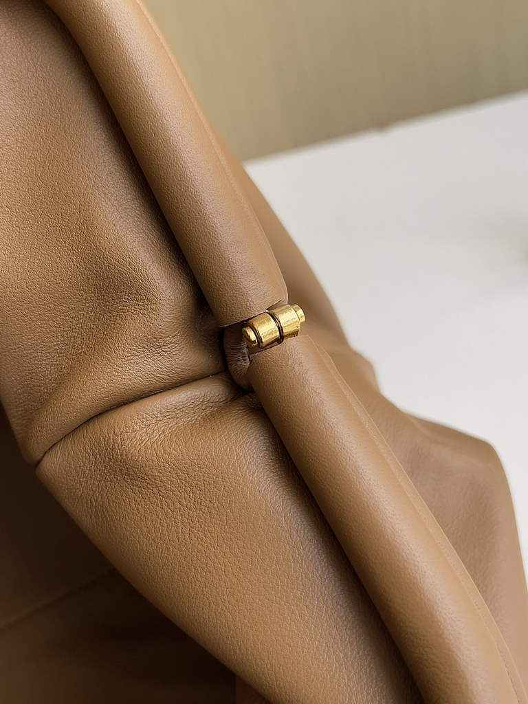 Bottega Veneta Pouch 576227 Calfskin In Camel