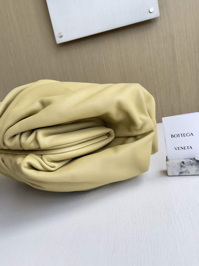 Bottega Veneta Pouch 576227 Calfskin In Yellow