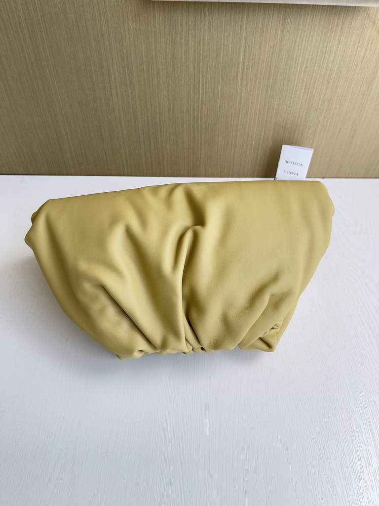 Bottega Veneta Pouch 576227 Calfskin In Yellow